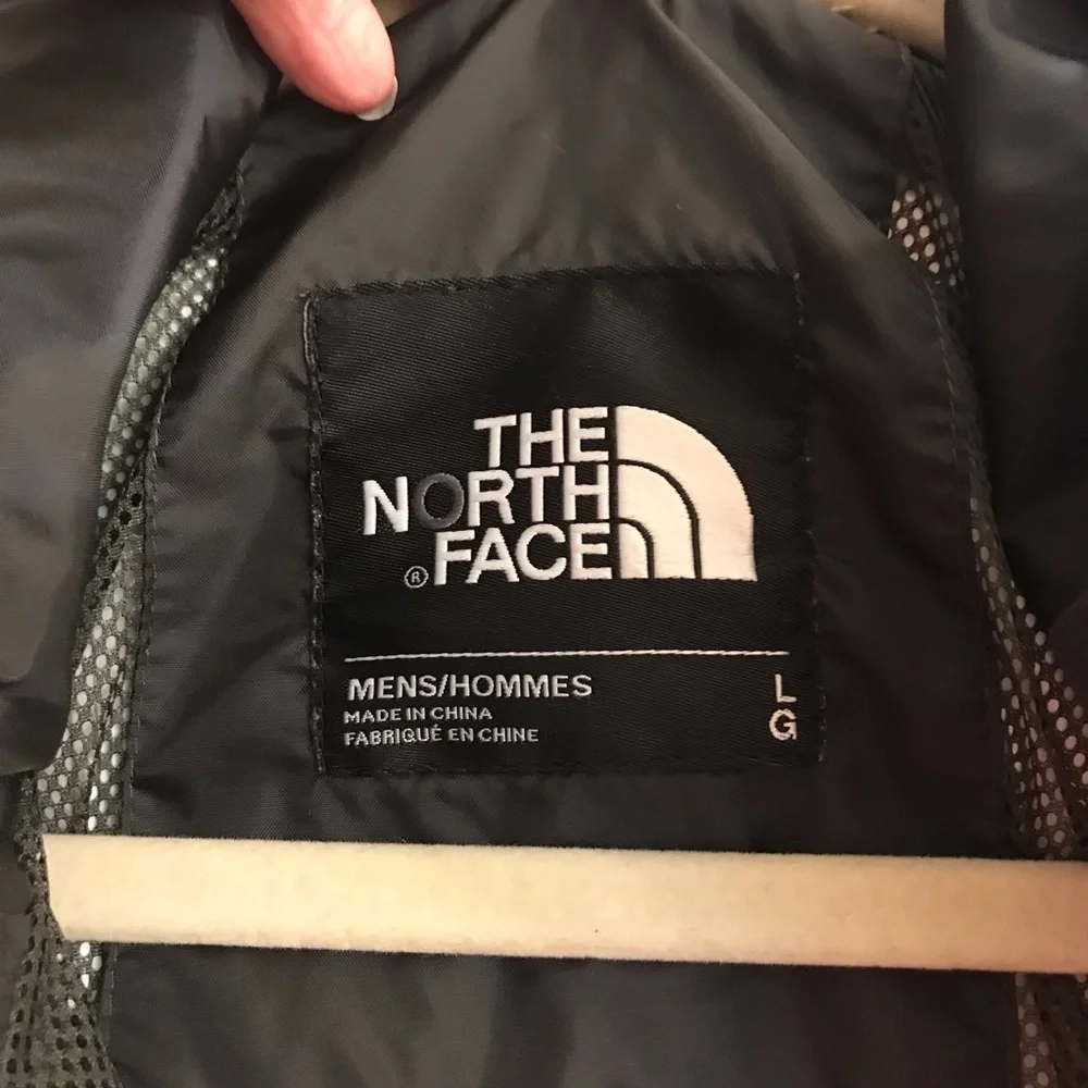 🌧THE NORTH FACE HYVENT Rain Jacket